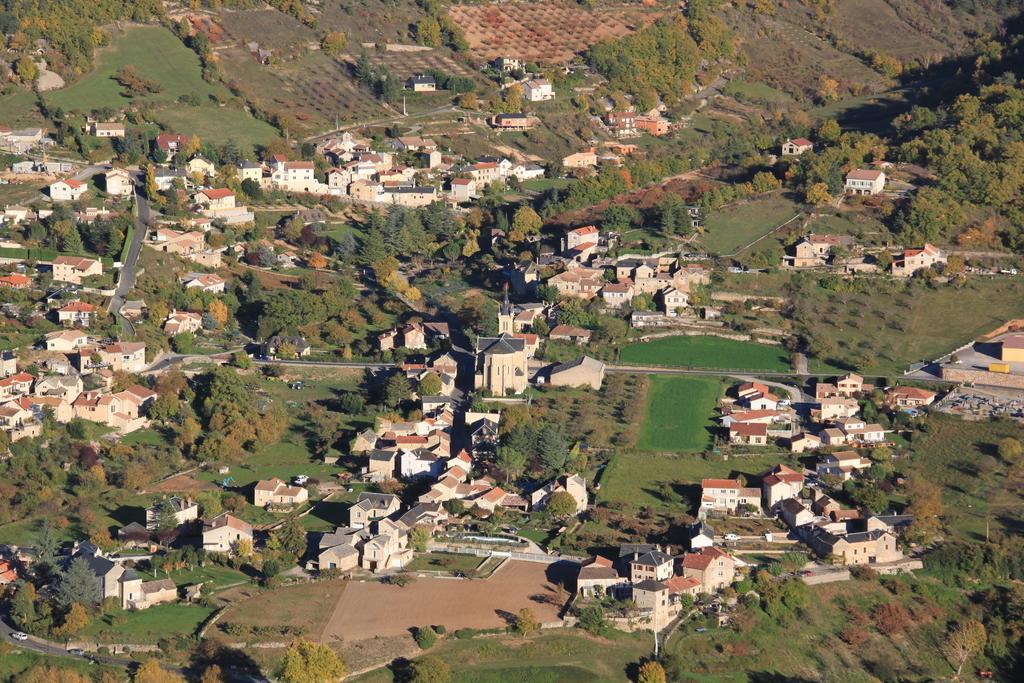 Gite La Cerise Qui Rit La Cresse Экстерьер фото